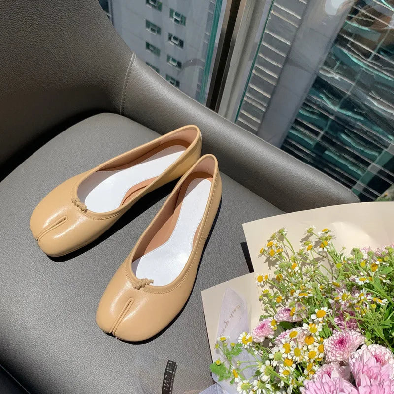 Manufacturer   Retro Grape Mom Split Toe round Head Flat Bottom Single Shoes Quick Delivery Leather Upgraded Stitching Decorative Belt   Pumps