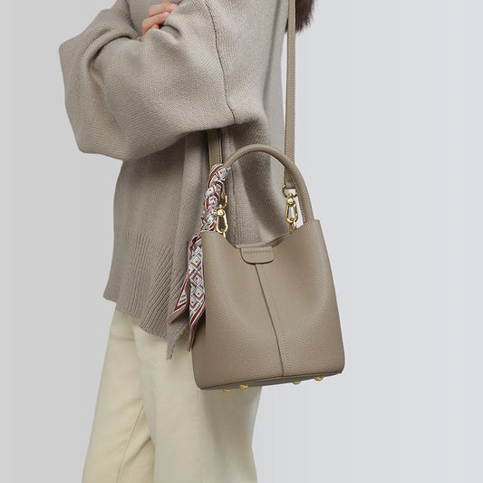 Women Wristlets Handbag  Genuine Leather Small Crossbody Bag Bucket Bag Tide